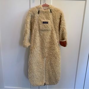 Patagonia infant recycled pile bunting NWT